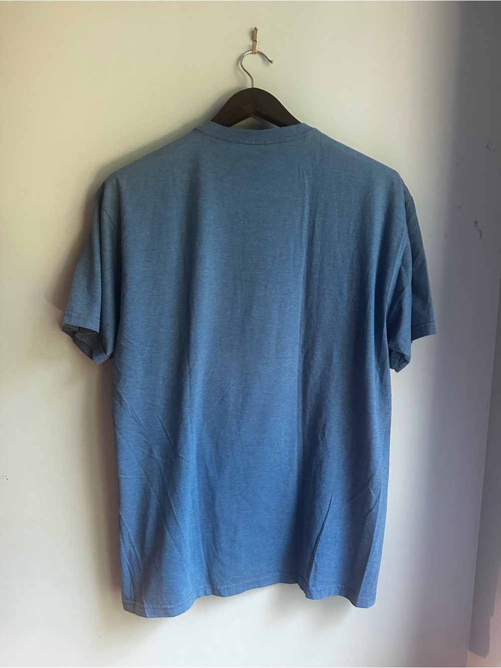 Quiksilver Light Blue V-Neck Tee with Wave & Mountain Graphic - Picture 3 of 3